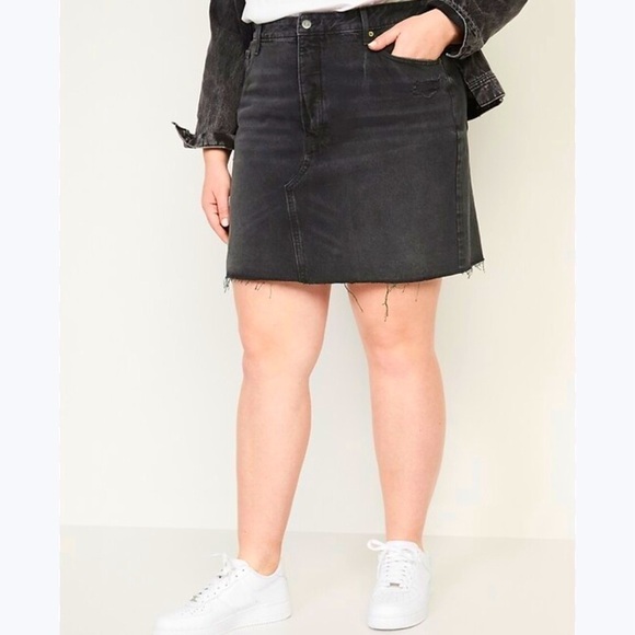 Old Navy High-Waisted Secret Smooth Pockets Button-Fly Frayed-Hem Jean Skirt 26 - Picture 3 of 11